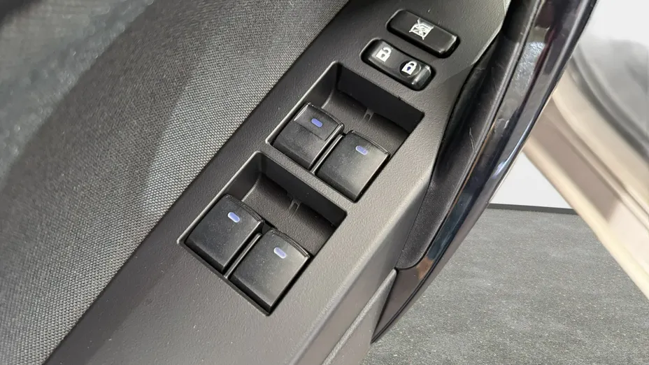 TOYOTA Auris -