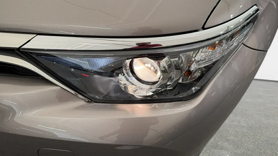 TOYOTA Auris -