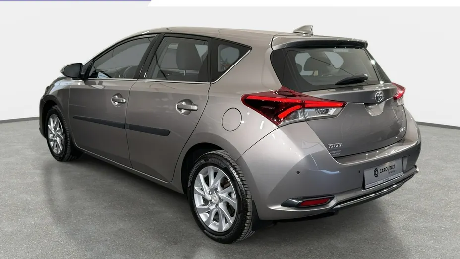 TOYOTA Auris -