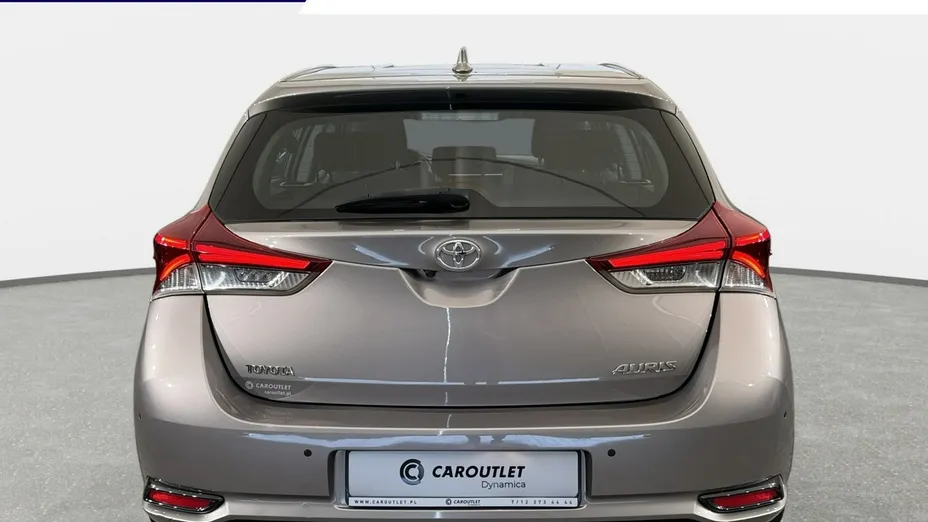 TOYOTA Auris -