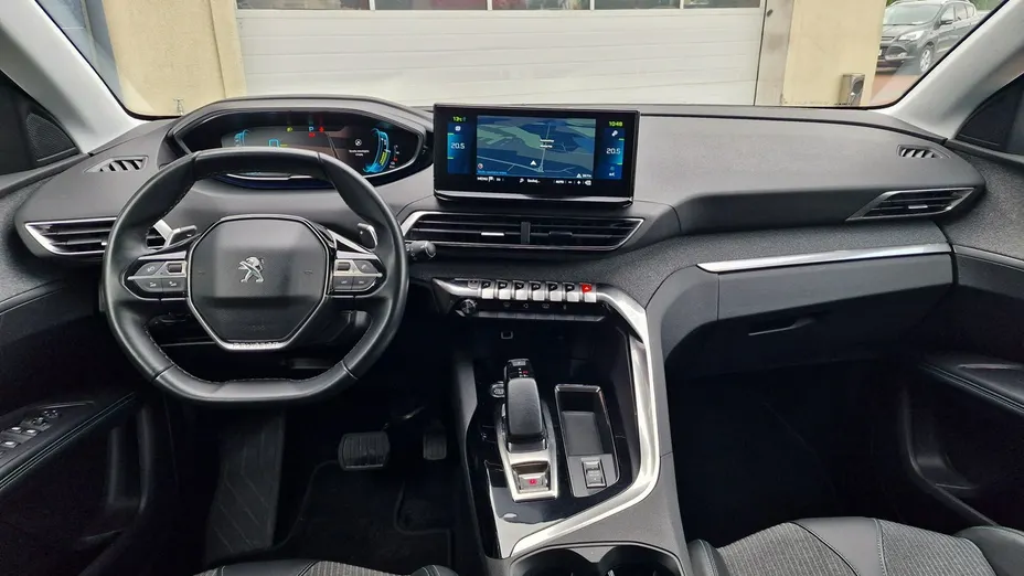 PEUGEOT 3008 -