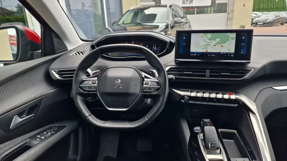PEUGEOT 5008 -