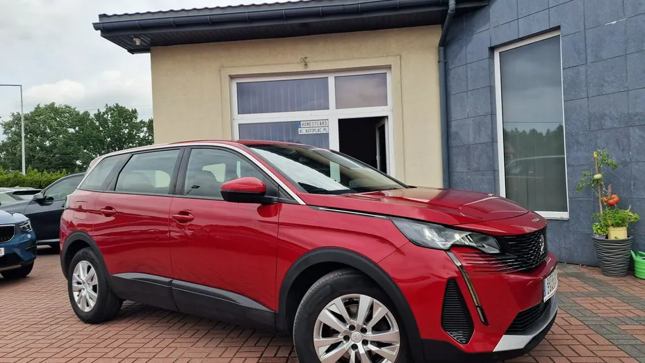 PEUGEOT 5008 -