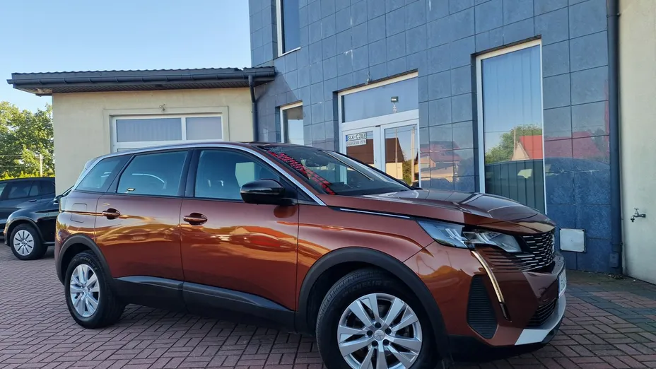 PEUGEOT 5008 -