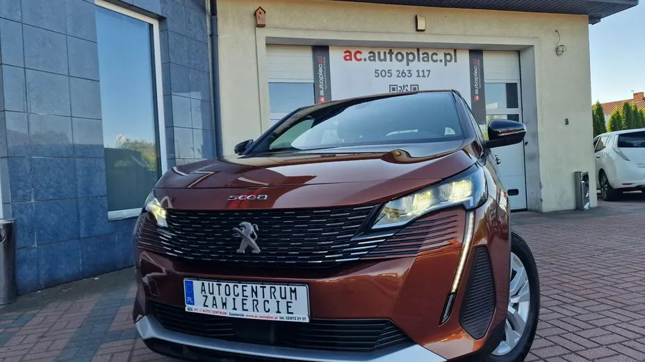 PEUGEOT 5008 -