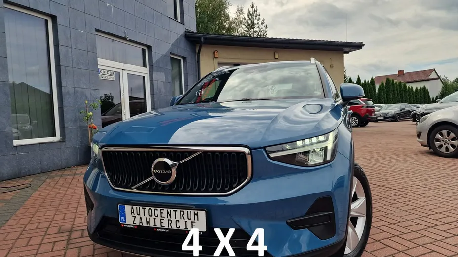VOLVO XC40 -