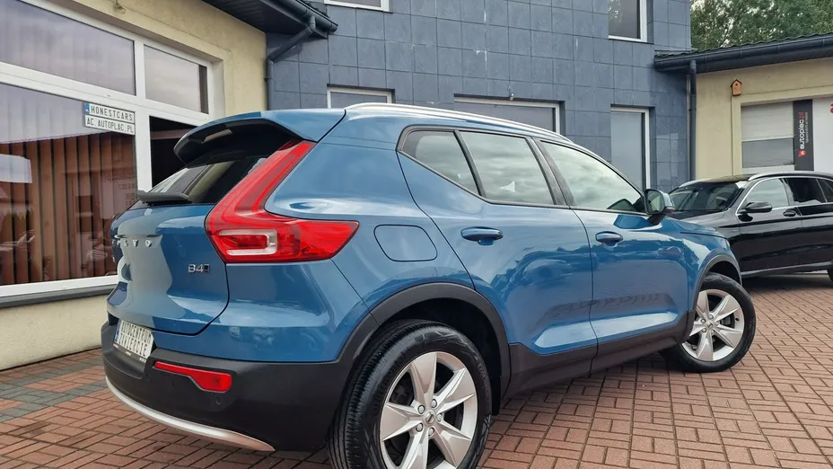 VOLVO XC40 -