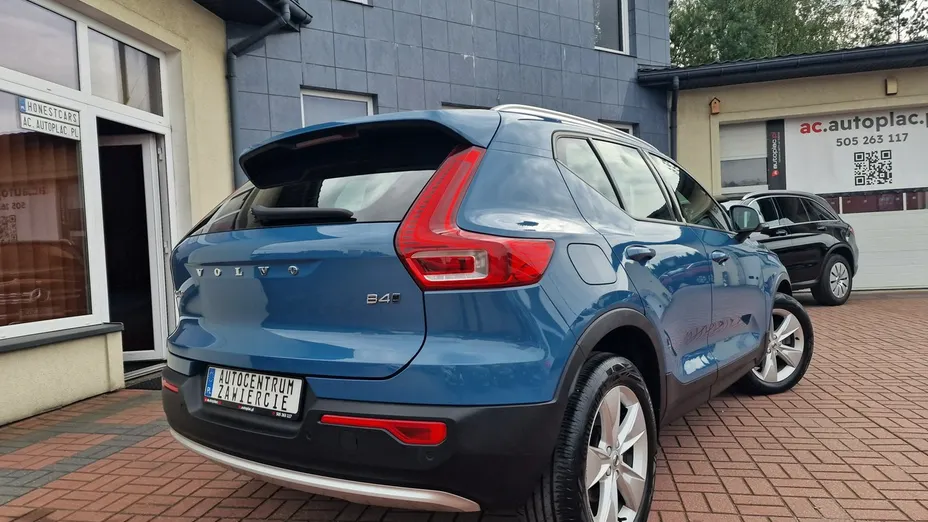 VOLVO XC40 -