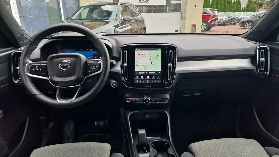 VOLVO XC40 -
