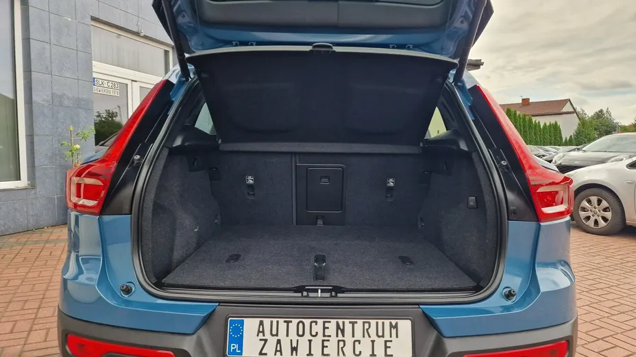 VOLVO XC40 -
