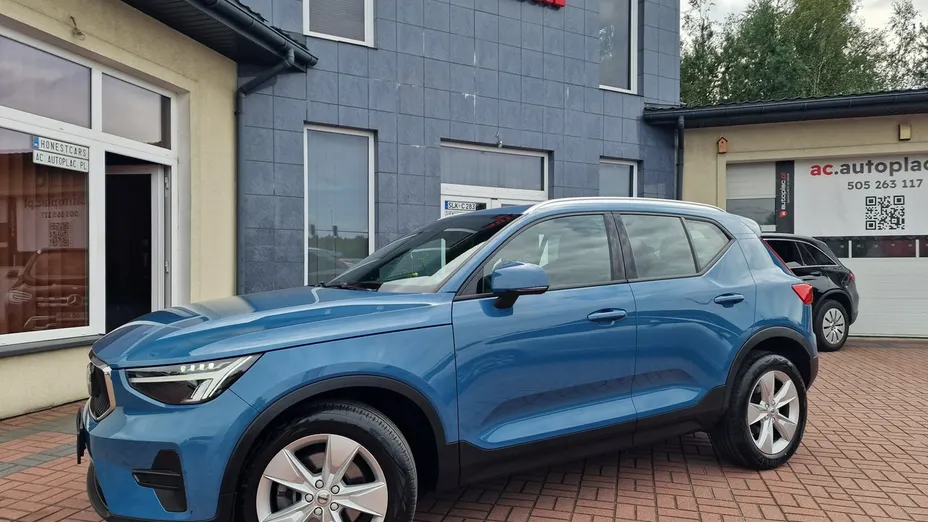 VOLVO XC40 -