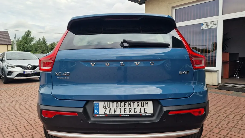 VOLVO XC40 -
