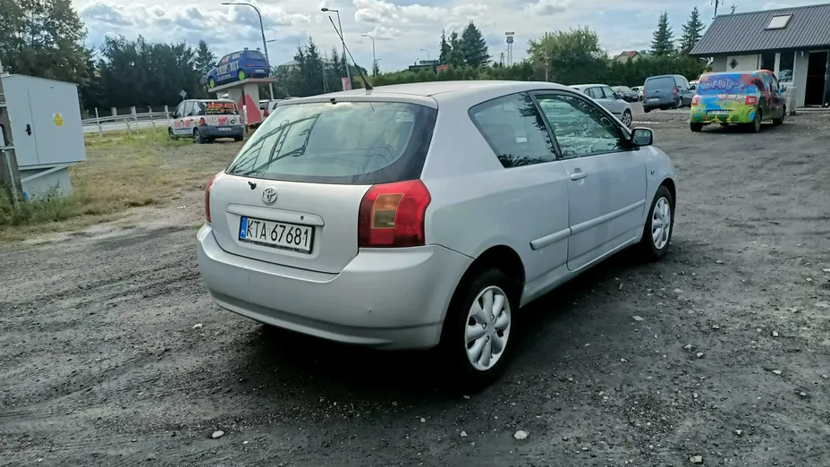 TOYOTA Corolla -