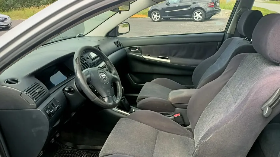 TOYOTA Corolla -