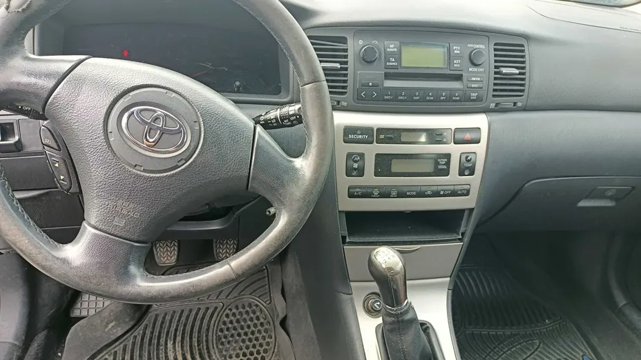 TOYOTA Corolla -