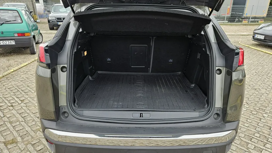 PEUGEOT 3008 -