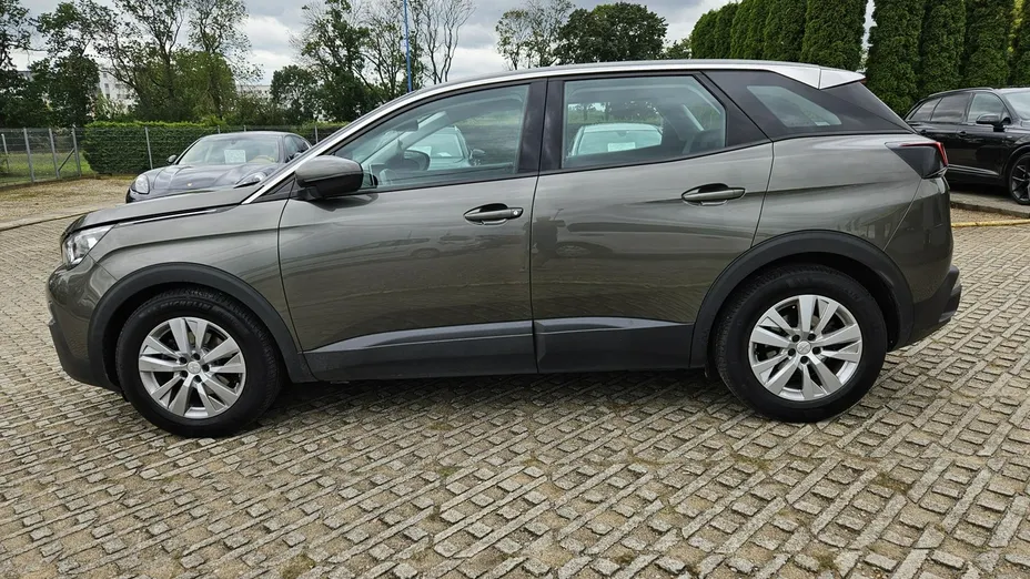 PEUGEOT 3008 -