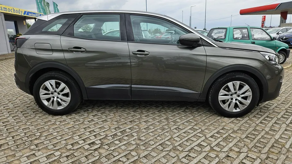 PEUGEOT 3008 -