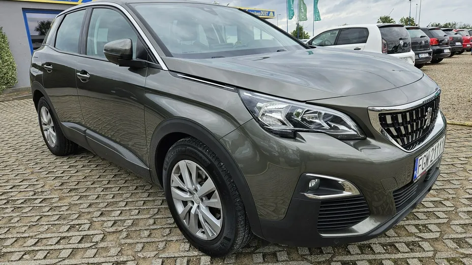 PEUGEOT 3008 -