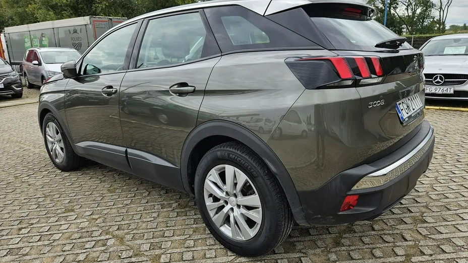 PEUGEOT 3008 -
