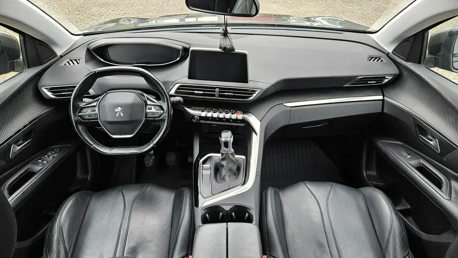PEUGEOT 3008 -