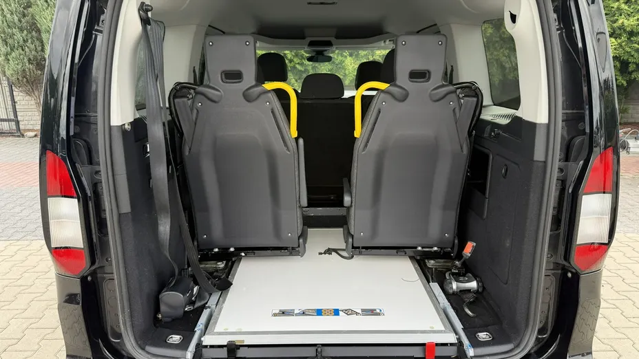 FORD Tourneo Connect -
