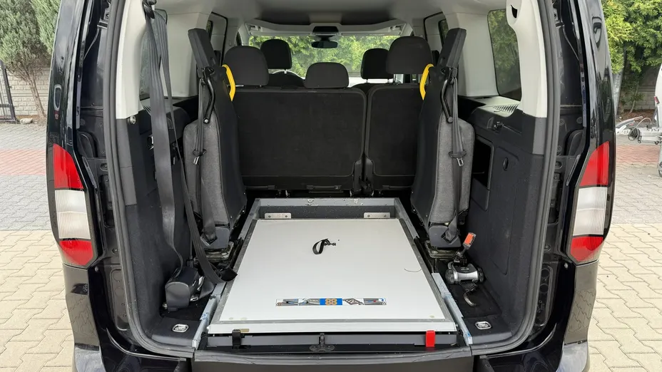 FORD Tourneo Connect -