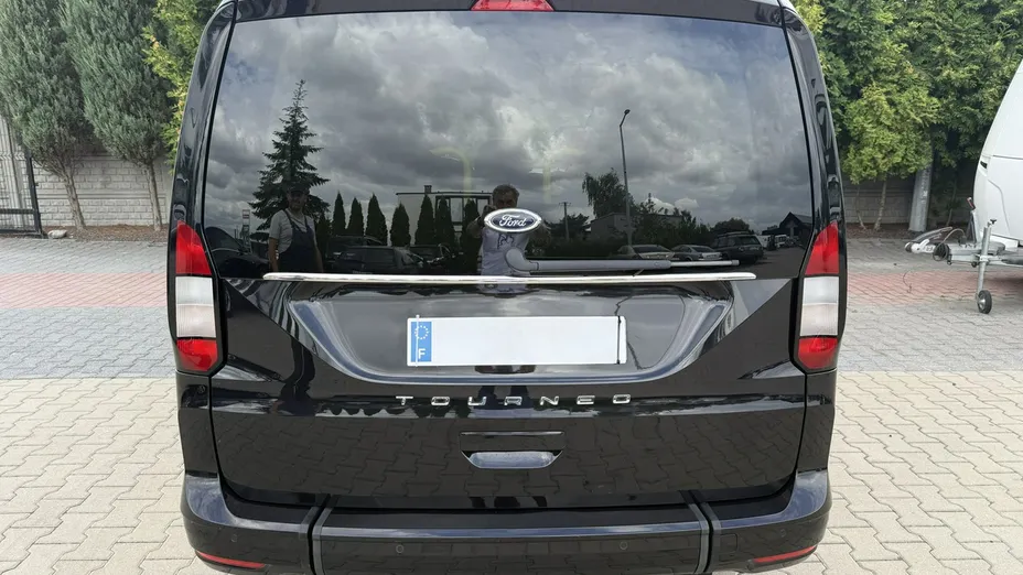 FORD Tourneo Connect -