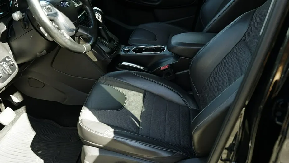 FORD Kuga -