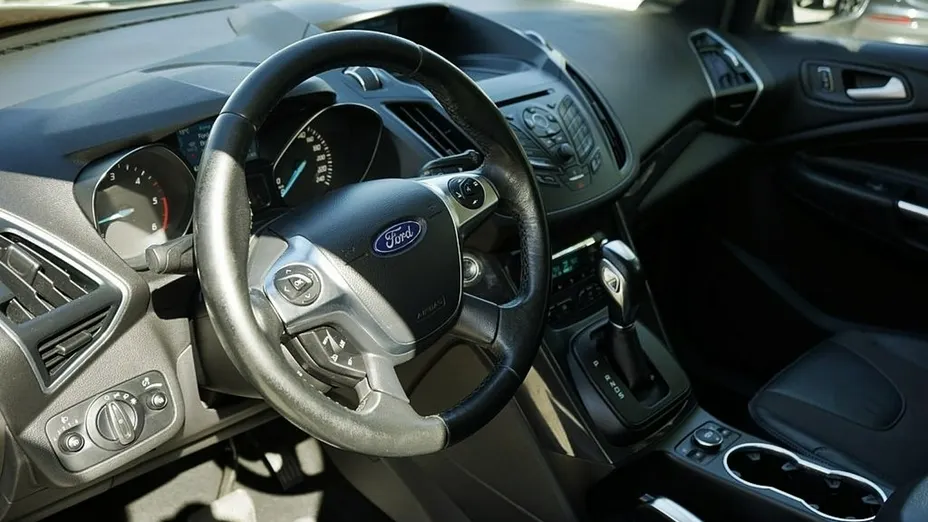 FORD Kuga -