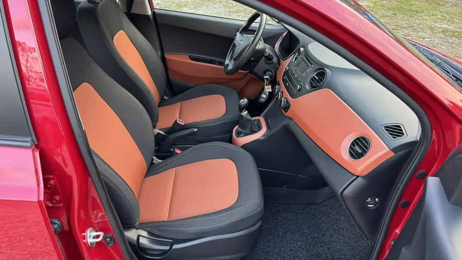 HYUNDAI i10 -
