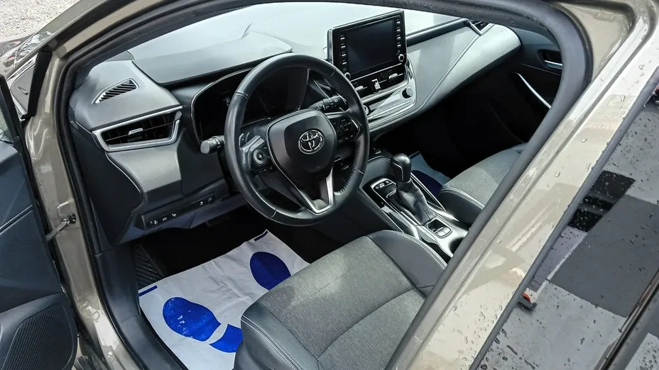 TOYOTA Corolla -