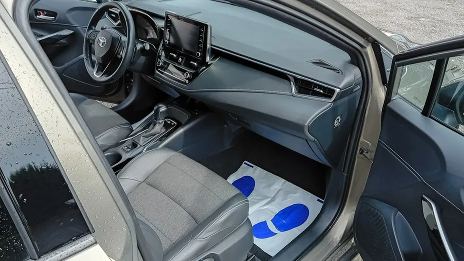 TOYOTA Corolla -