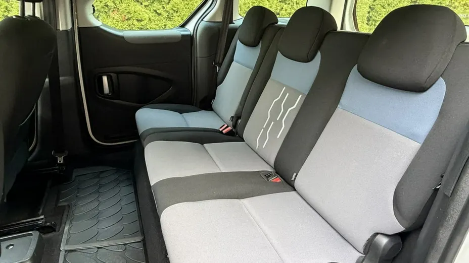 PEUGEOT Partner -