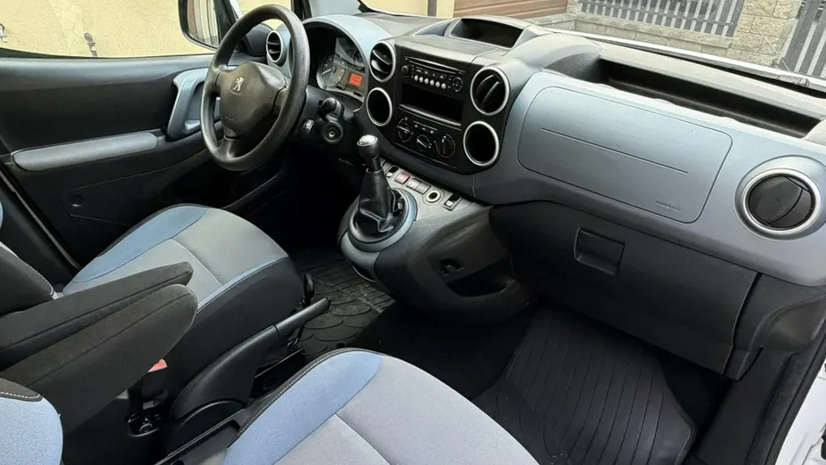 PEUGEOT Partner -