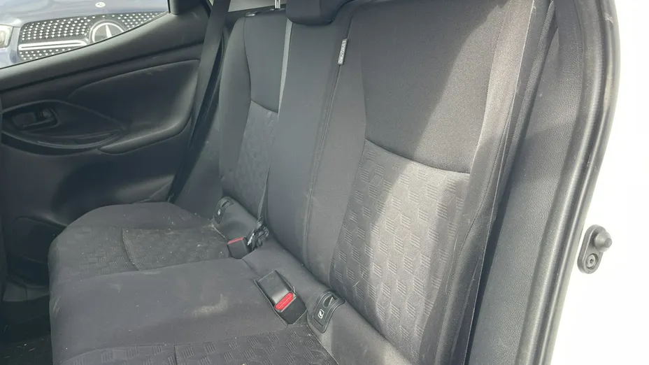 TOYOTA Yaris -