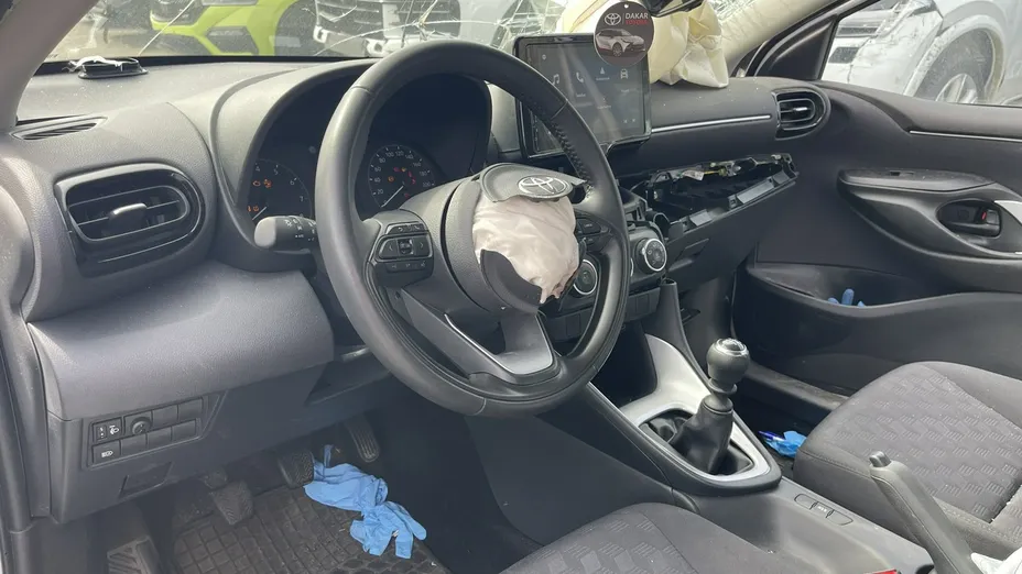 TOYOTA Yaris -