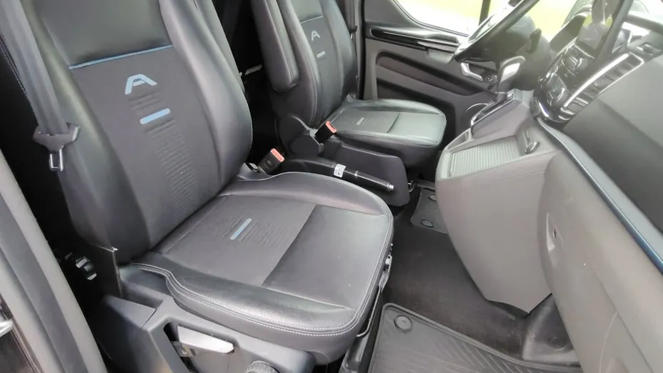 FORD Tourneo Custom -