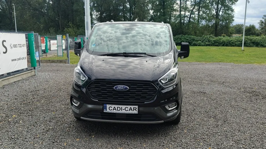 FORD Tourneo Custom -