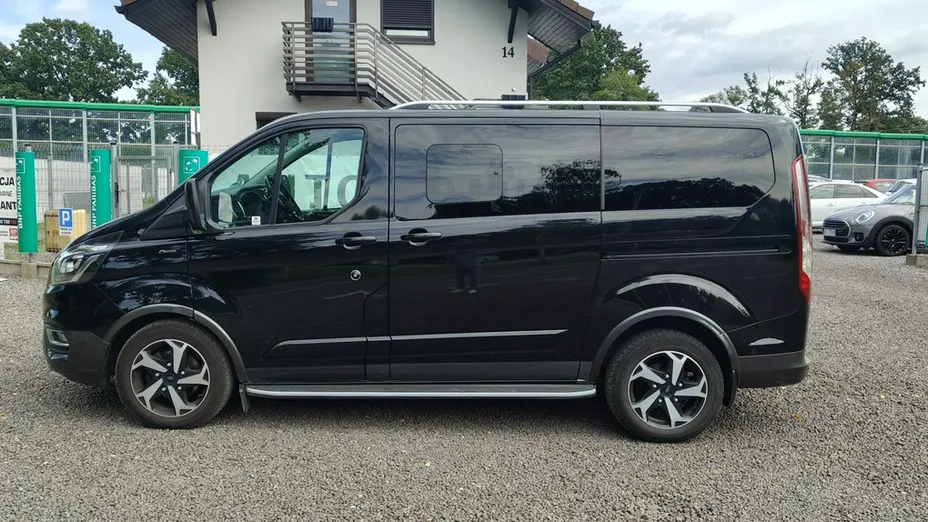 FORD Tourneo Custom -