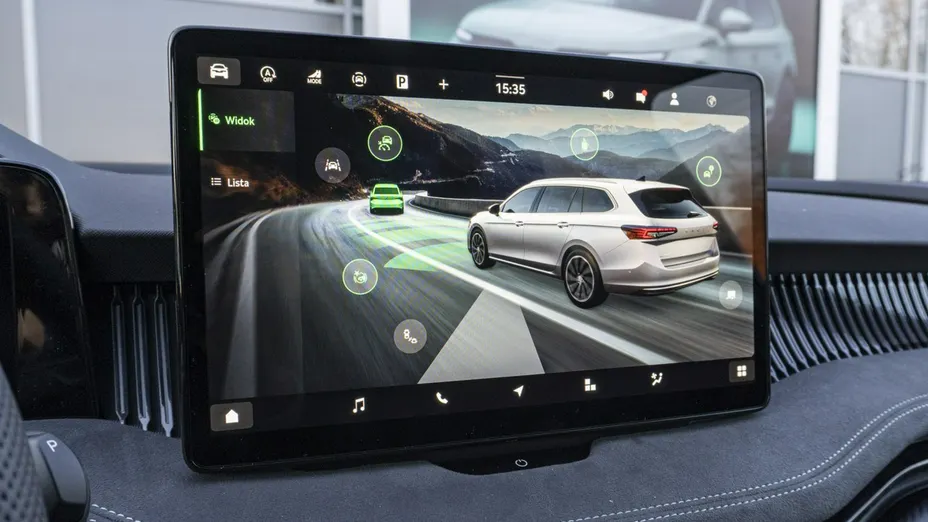 SKODA Superb -