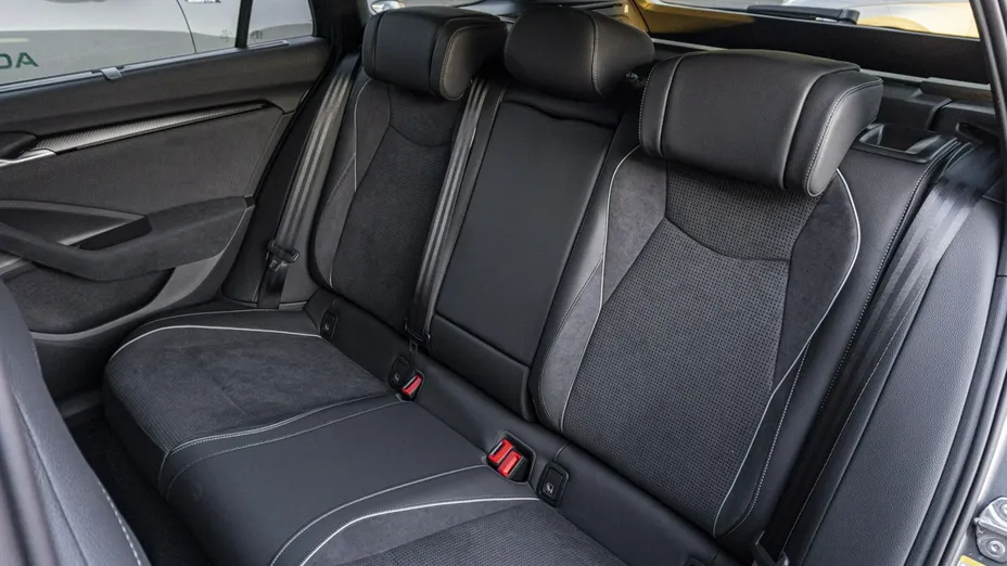 SKODA Superb -