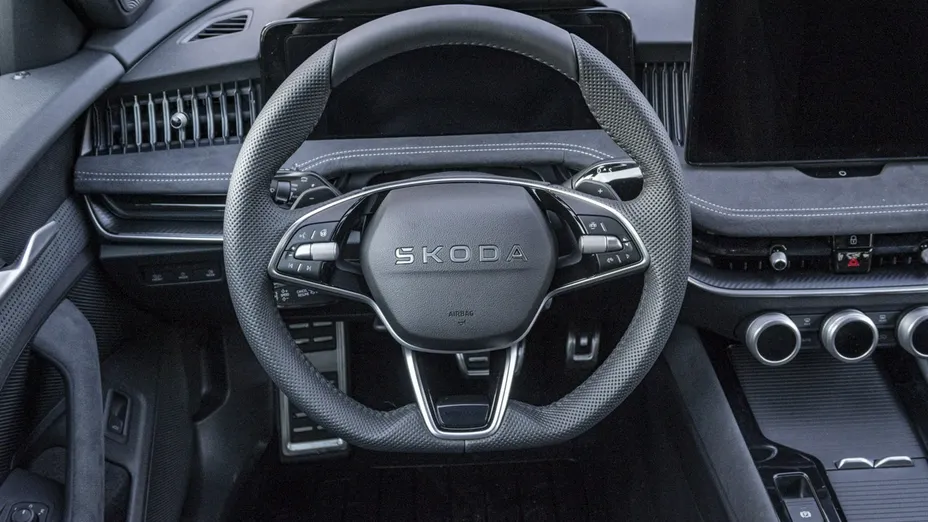SKODA Superb -