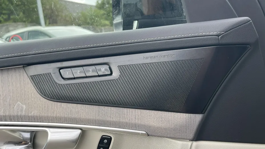 VOLVO XC90 -