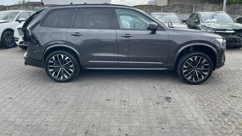 VOLVO XC90 -