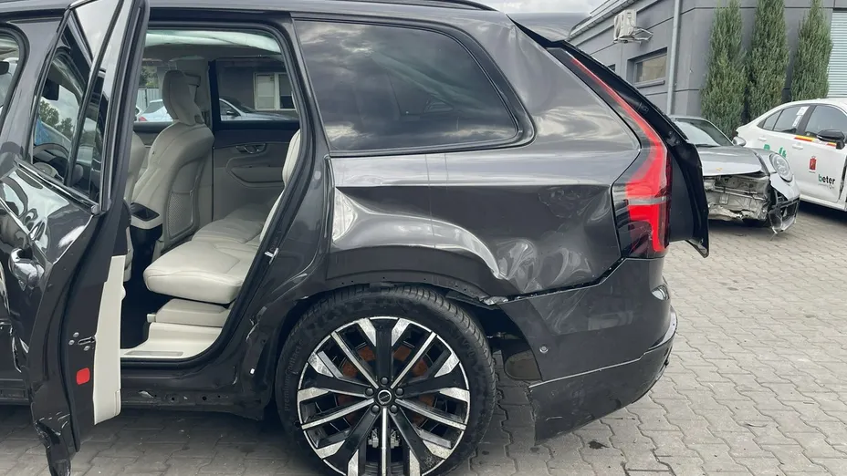 VOLVO XC90 -