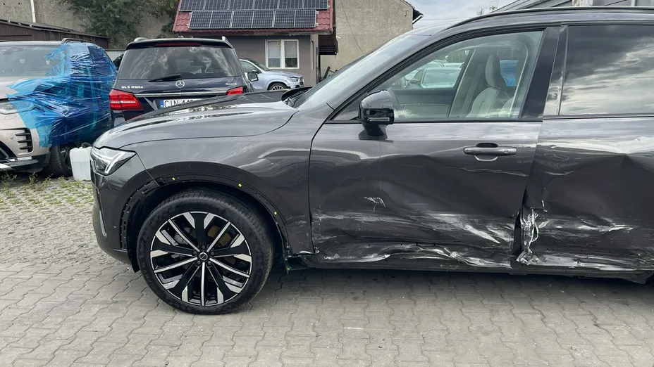 VOLVO XC90 -