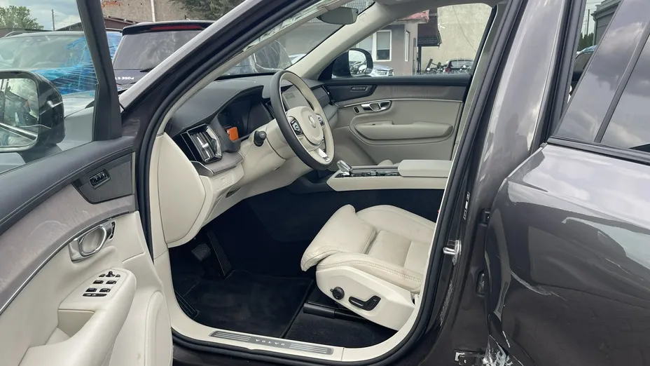 VOLVO XC90 -