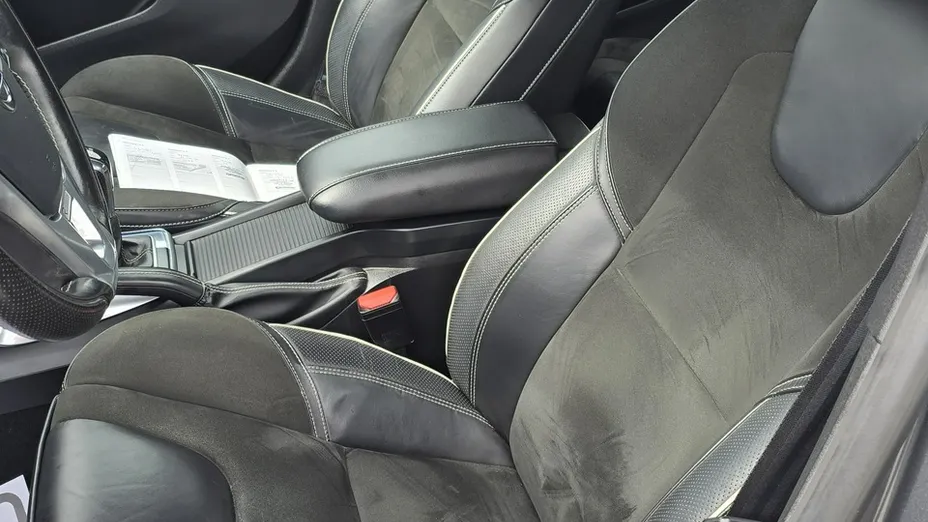 VOLVO V40 -