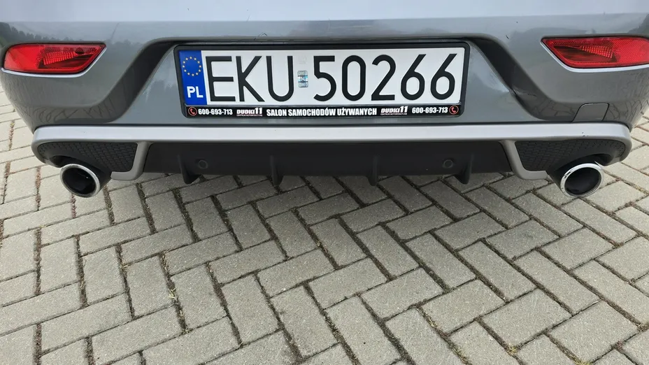 VOLVO V40 -